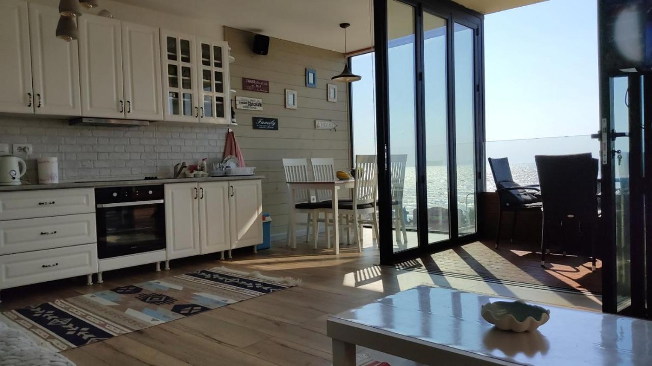 Luxury Beach Apartment In Qerret Голем Екстериор снимка