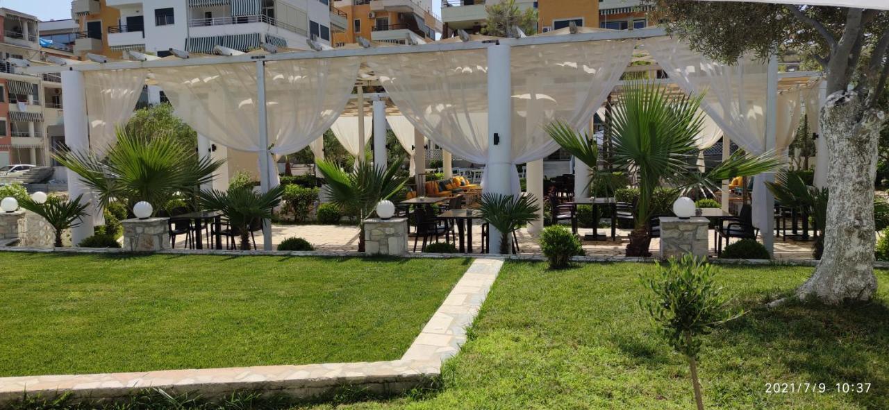 Luxury Beach Apartment In Qerret Голем Екстериор снимка
