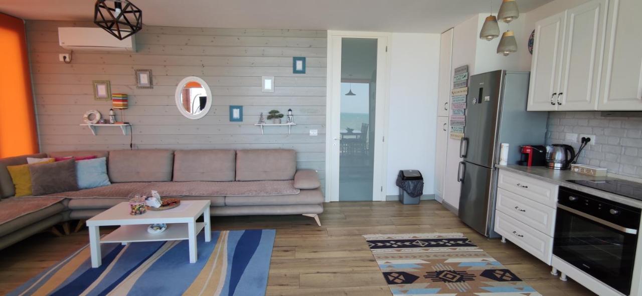 Luxury Beach Apartment In Qerret Голем Екстериор снимка