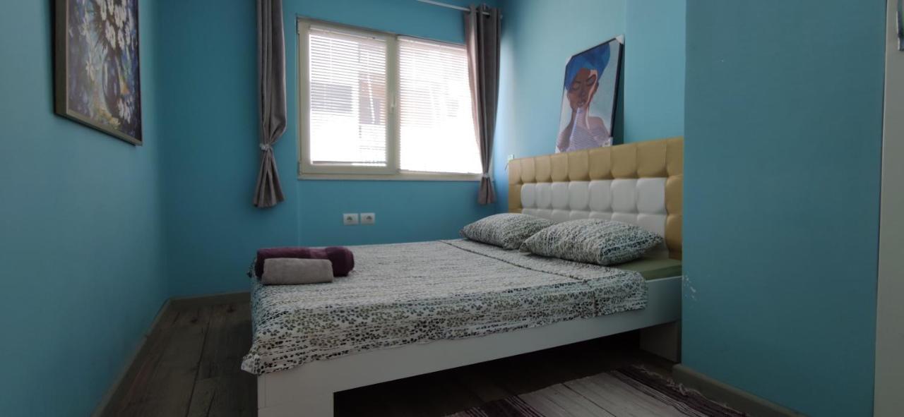 Luxury Beach Apartment In Qerret Голем Екстериор снимка