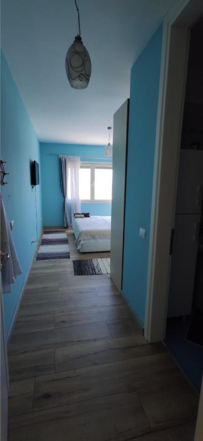 Luxury Beach Apartment In Qerret Голем Екстериор снимка