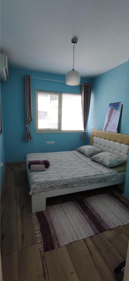 Luxury Beach Apartment In Qerret Голем Екстериор снимка